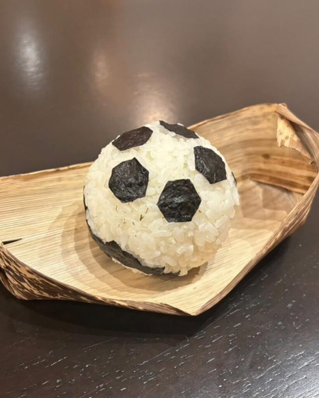 サッカーボールおにぎり型